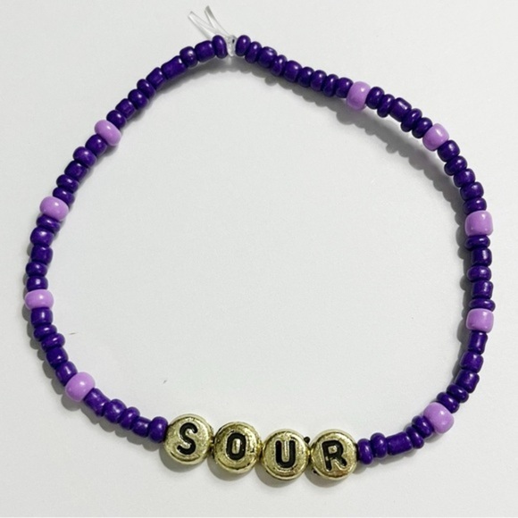 Olivia Rodrigo Friendship Bracelet Sour - Picture 1 of 2